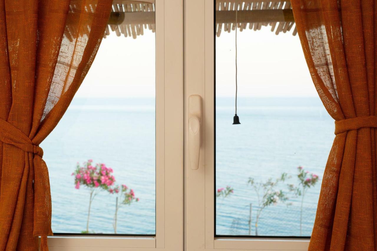 Beach View Kali Limenes Bagian luar foto